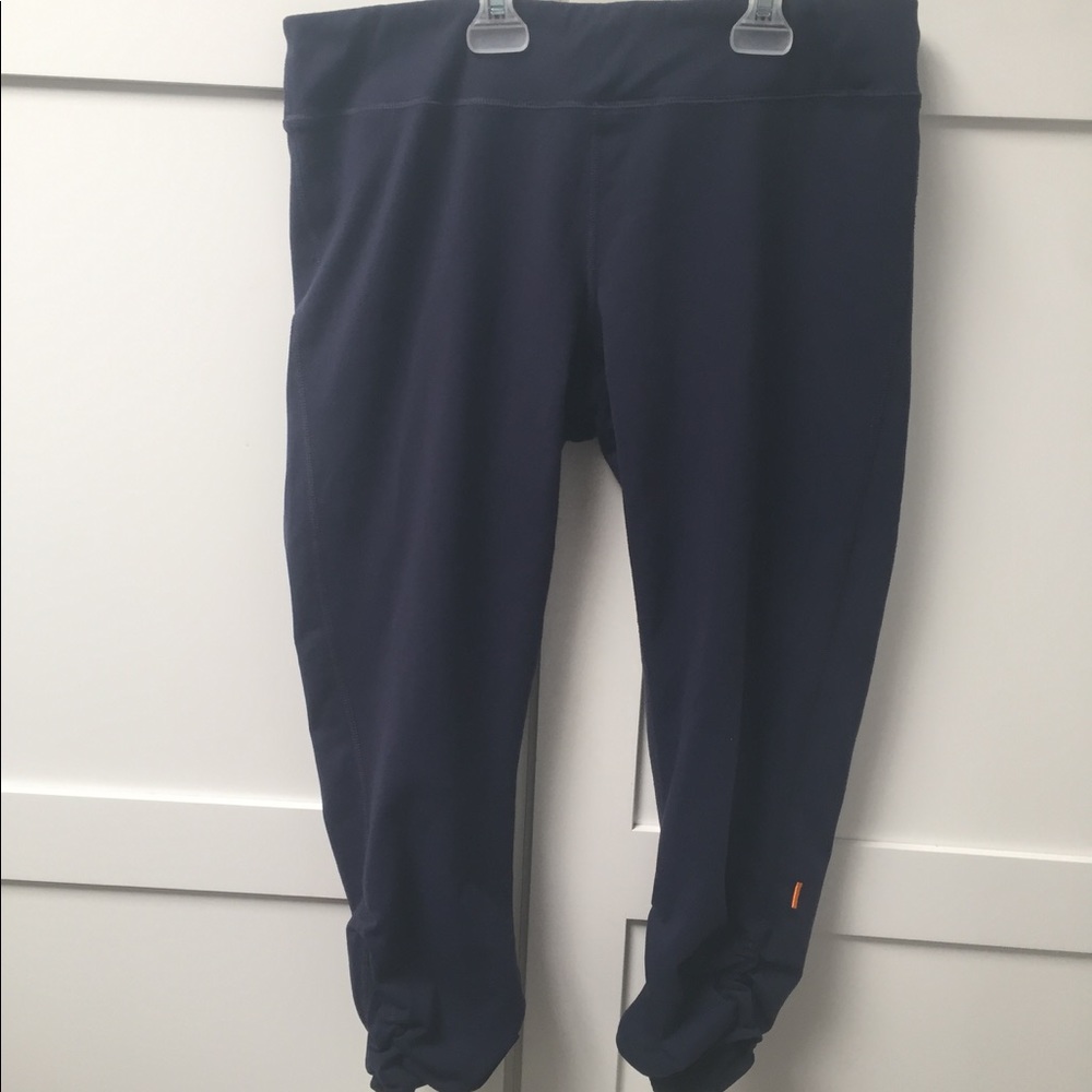 Lucy Navy Cropped Leggings